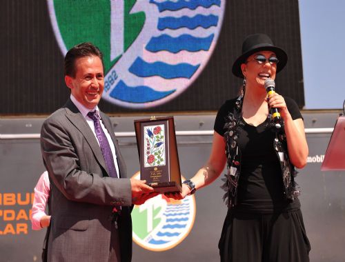 Kadın Şöleninde Tuzlalı kadınlar yılın  en lerini seçti