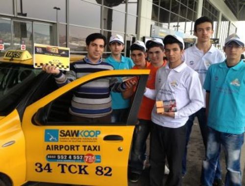 Taksicilerden müşterilerine can sıkıntısına karşı kitap