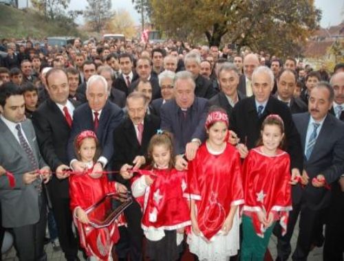 Balkanlar ın  En büyük Türk Okulu  Pendik Belediyesinin katkıları ile açıldı